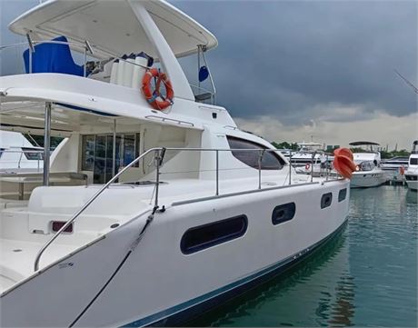 2007 Leopard 47 Power Catamaran for Sale in Singapore
